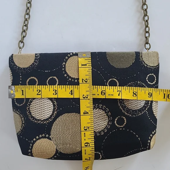 Black with gold circles gold chain purse - Picture 4 of 9